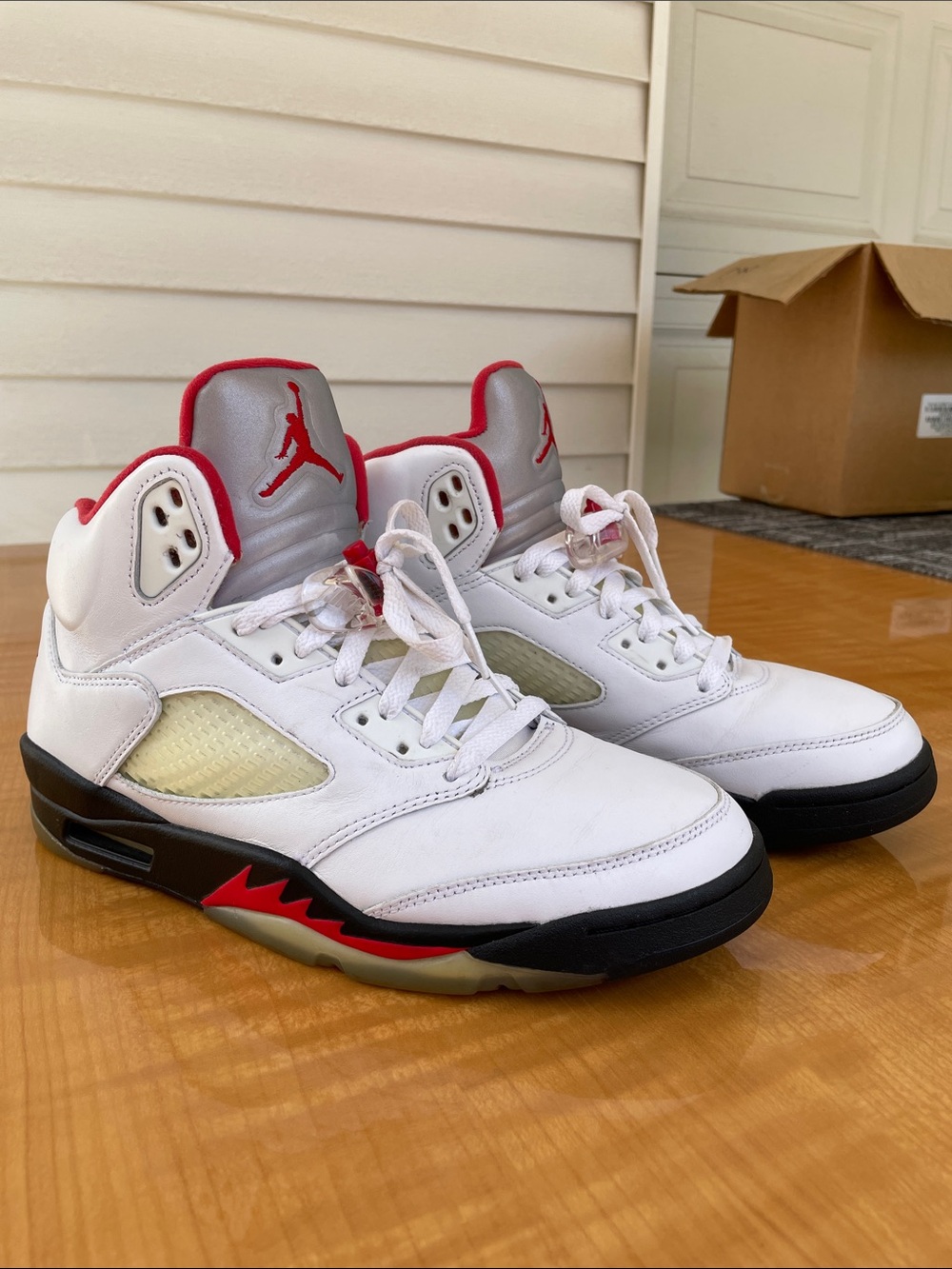 Air Jordan 5 Retro Fire Red Silver Tongue Shoes Mens Size 8.5 Basketball NBA
